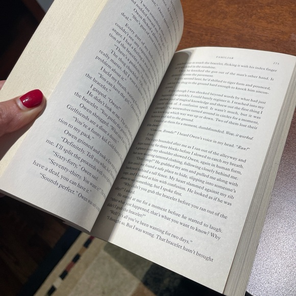 Kiss Me Deadly: 13 Tales of Paranormal Love Edited by Trisha Telep (paperback) - Picture 5 of 5